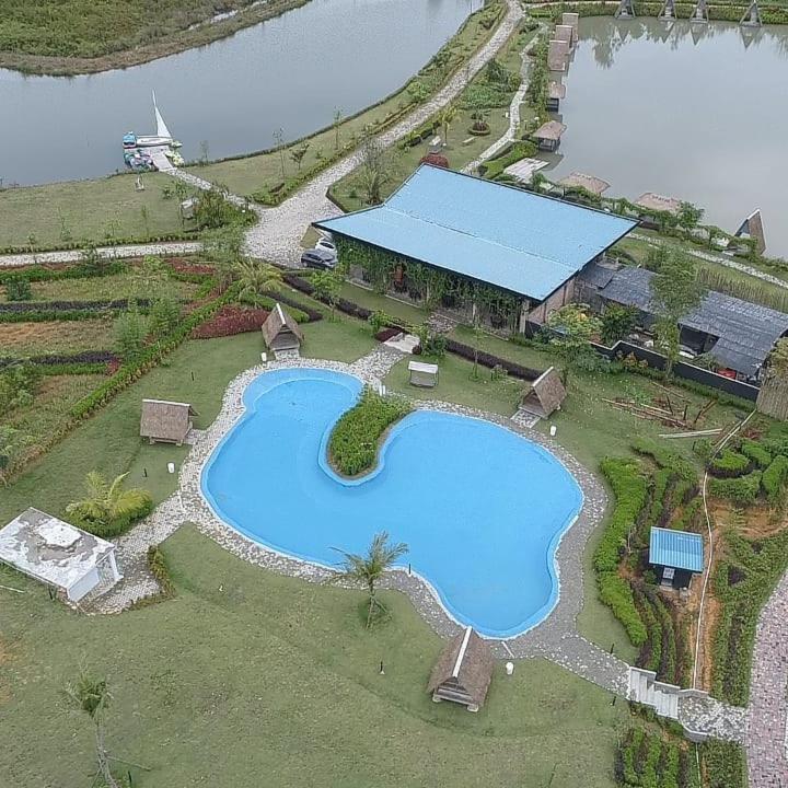 "D'Bamboo Kamp" Desa Wisata Ekang Лагой Екстериор снимка