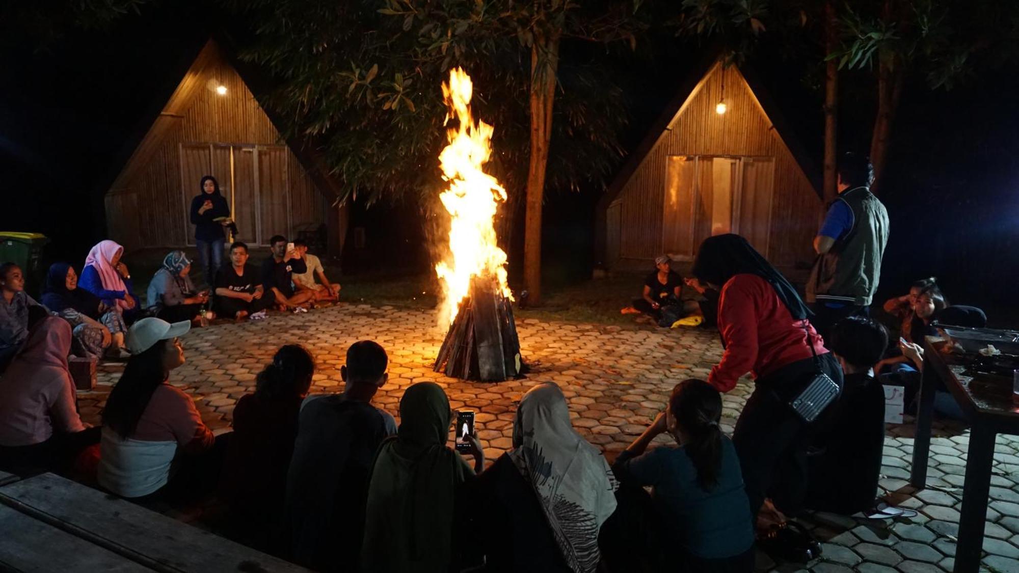 "D'Bamboo Kamp" Desa Wisata Ekang Лагой Екстериор снимка