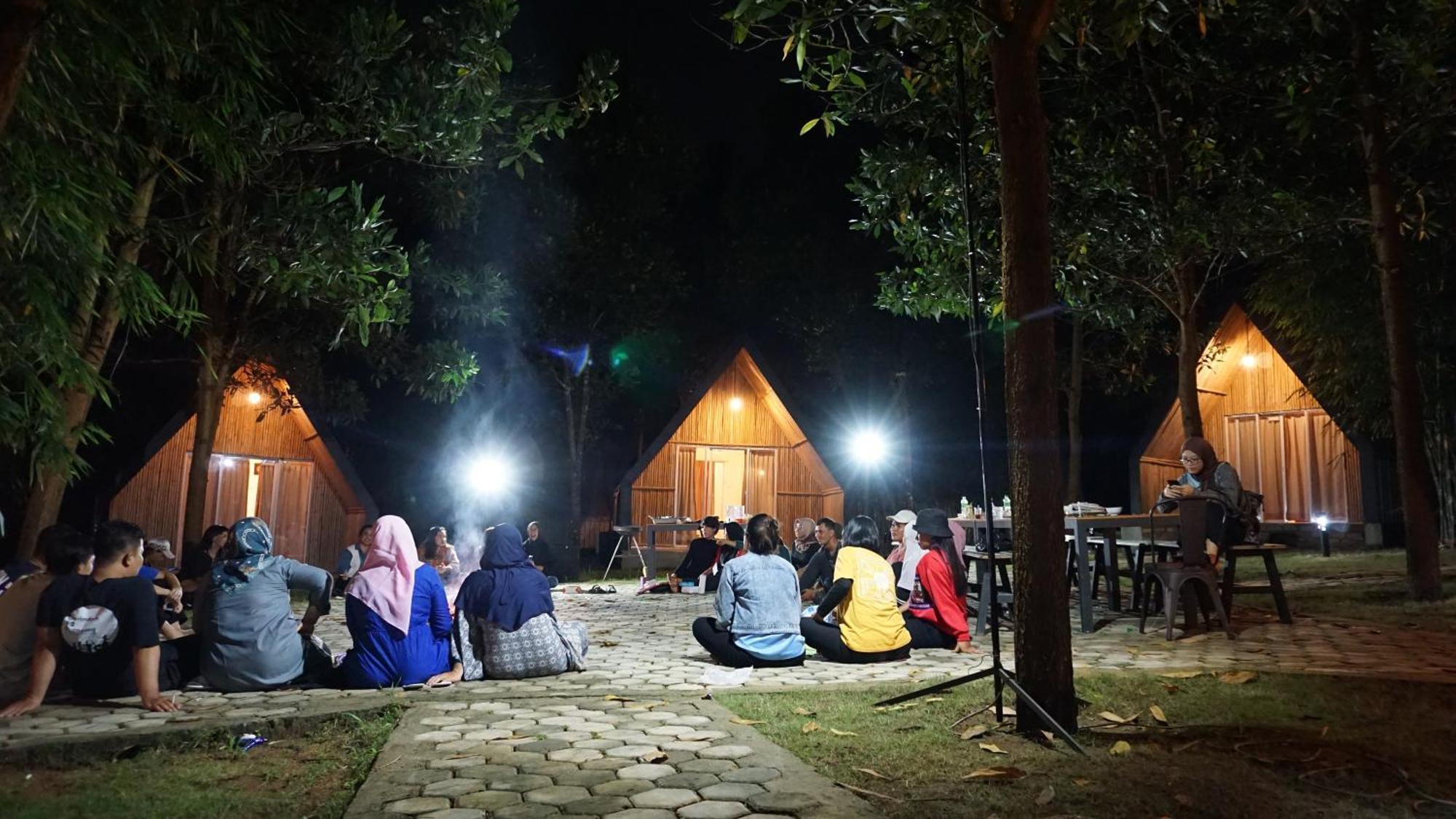 "D'Bamboo Kamp" Desa Wisata Ekang Лагой Екстериор снимка